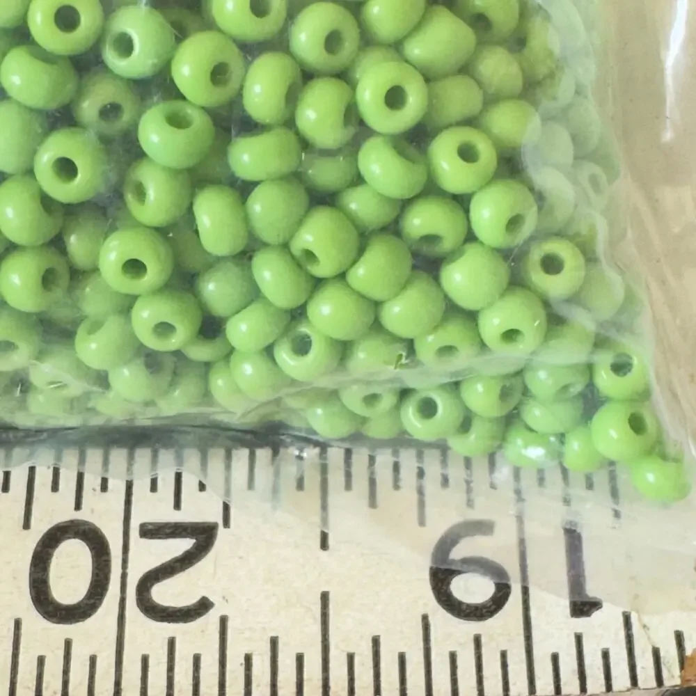 17.5 oz Rocaille Green Glass Seed Beads Opaque Round Westrim Crafts Over 1 Pound